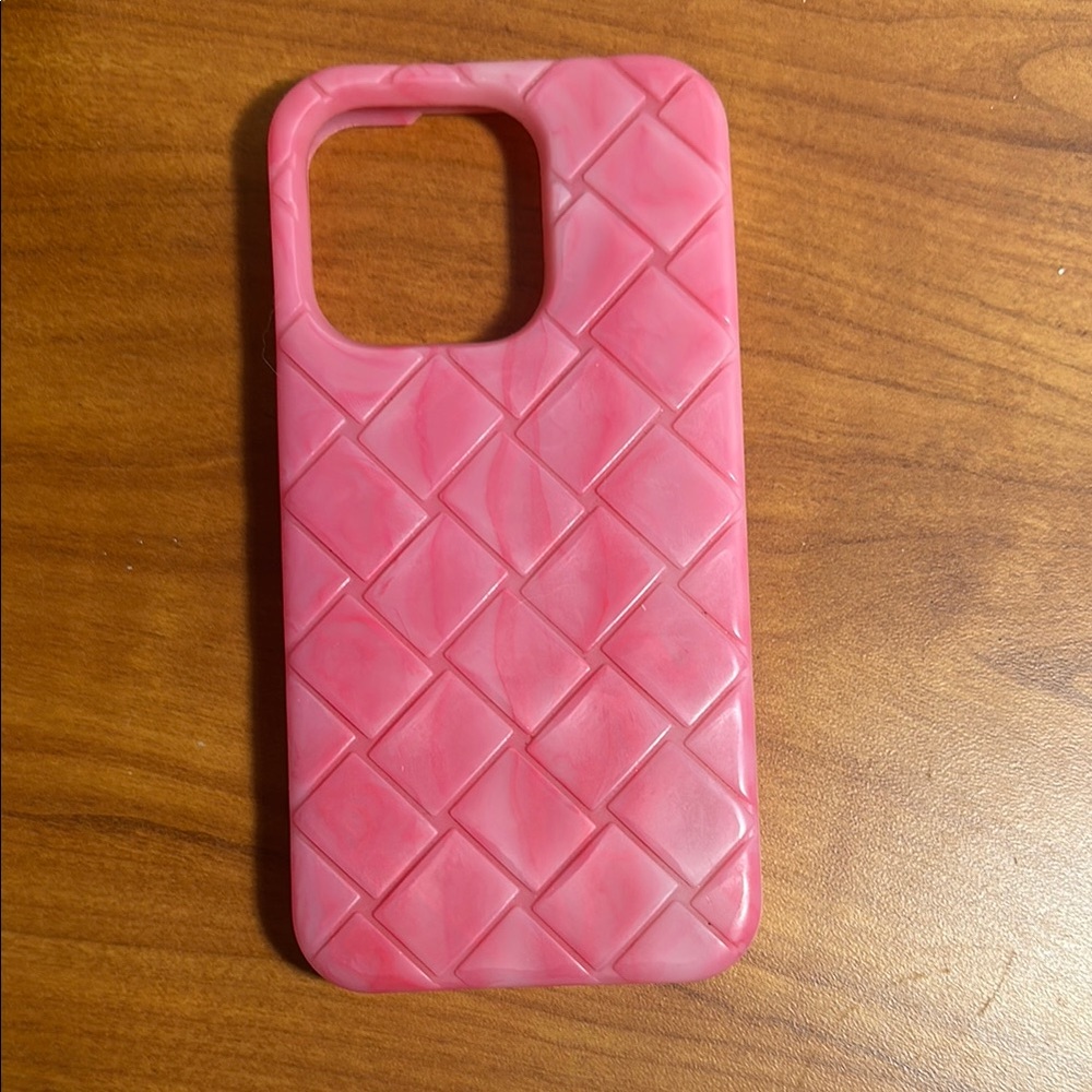 Bottega Veneta Pink Quilted iPhone 14 pro Case - Picture 1 of 4